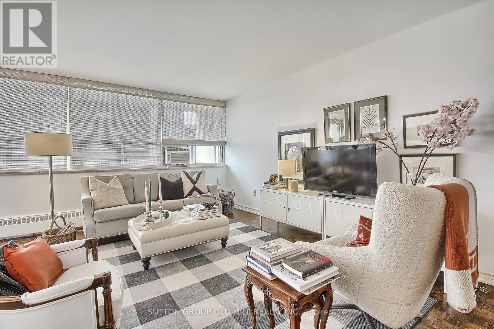 Photo 10 of 1701 360 Ridelle Avenue, Toronto ON