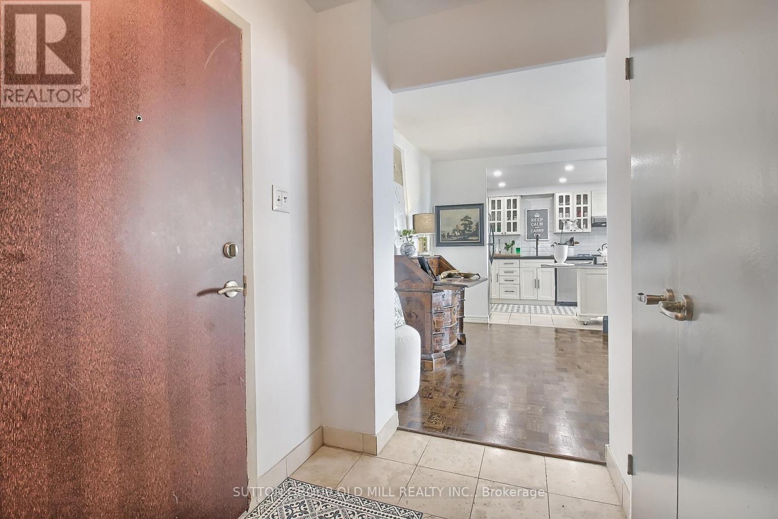 Photo 7 of 1701 360 Ridelle Avenue, Toronto ON