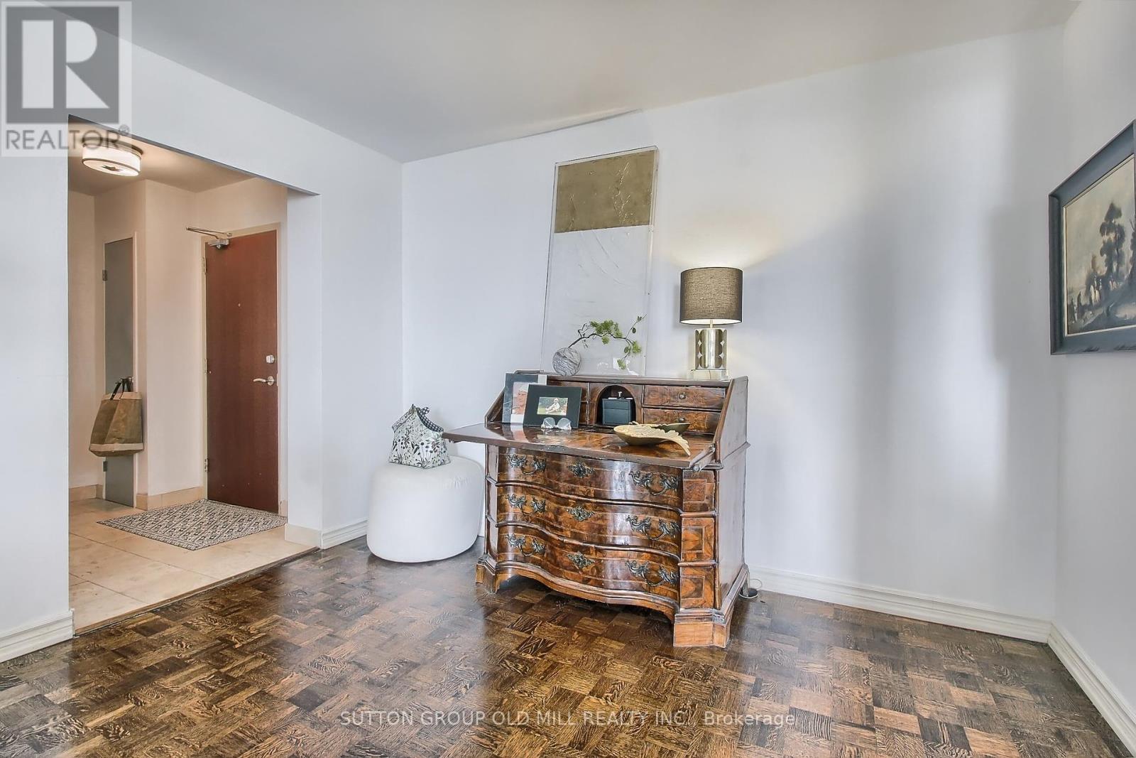 Photo 8 of 1701 360 Ridelle Avenue, Toronto ON