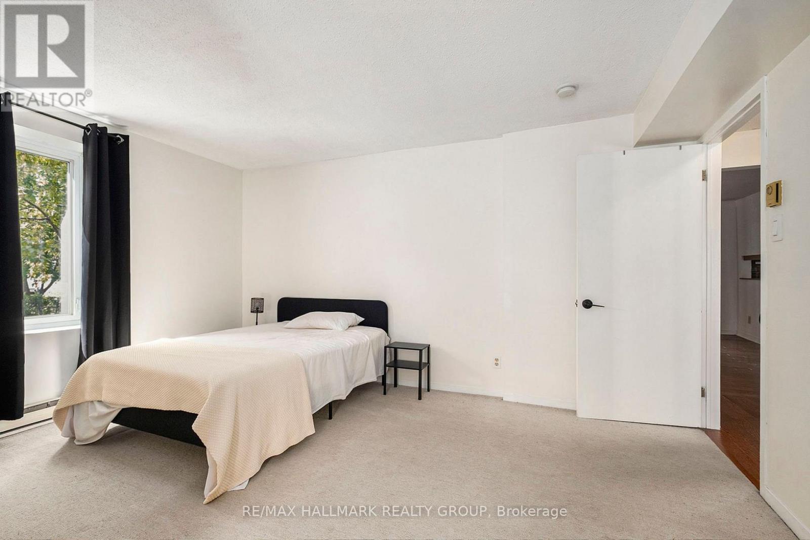 Photo 17 of 3 244 Charlotte Street, Ottawa ON
