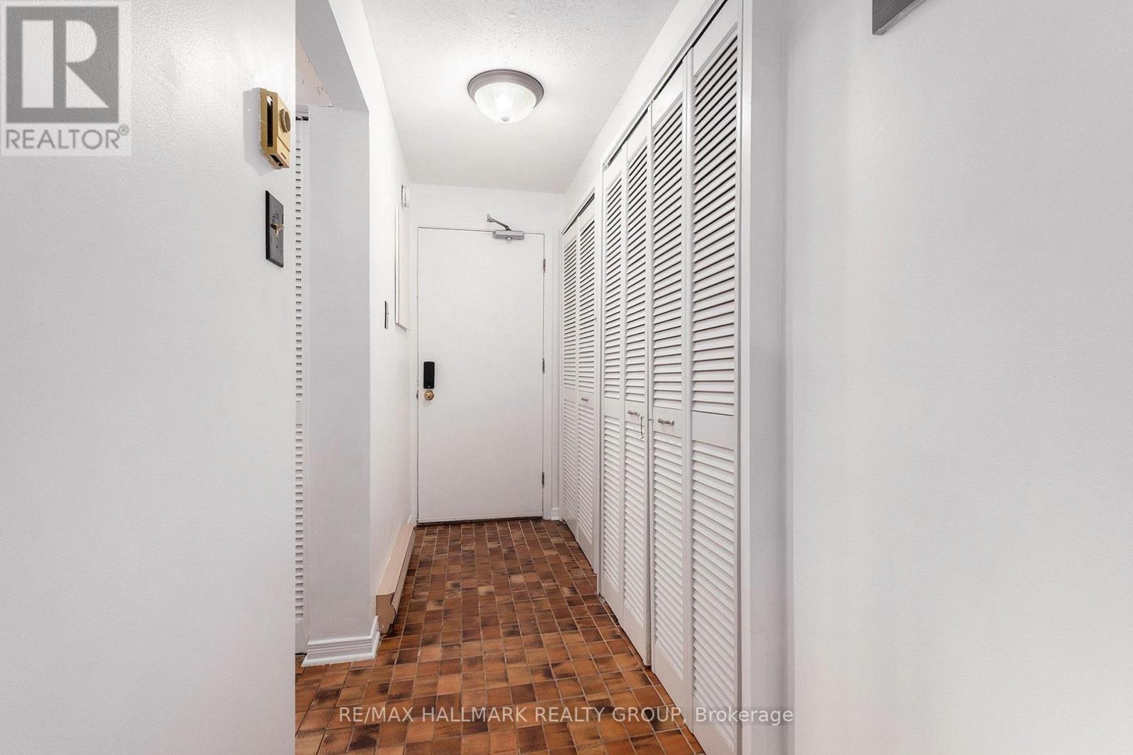 Photo 7 of 3 244 Charlotte Street, Ottawa ON