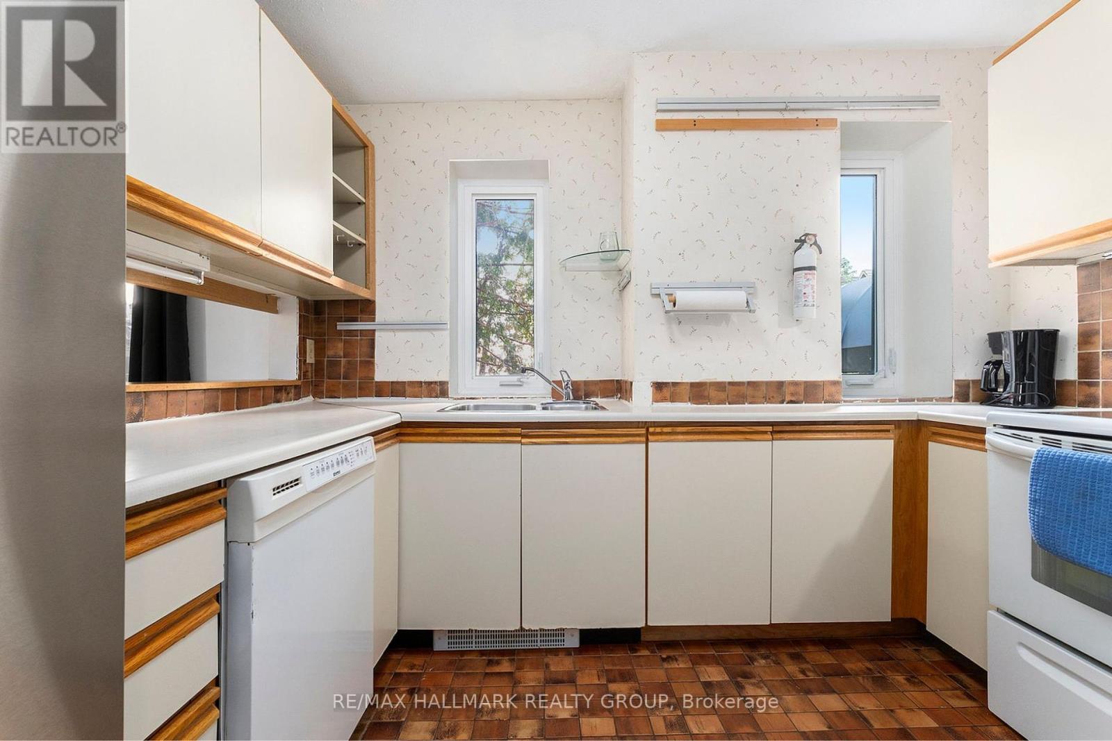 Photo 9 of 3 244 Charlotte Street, Ottawa ON
