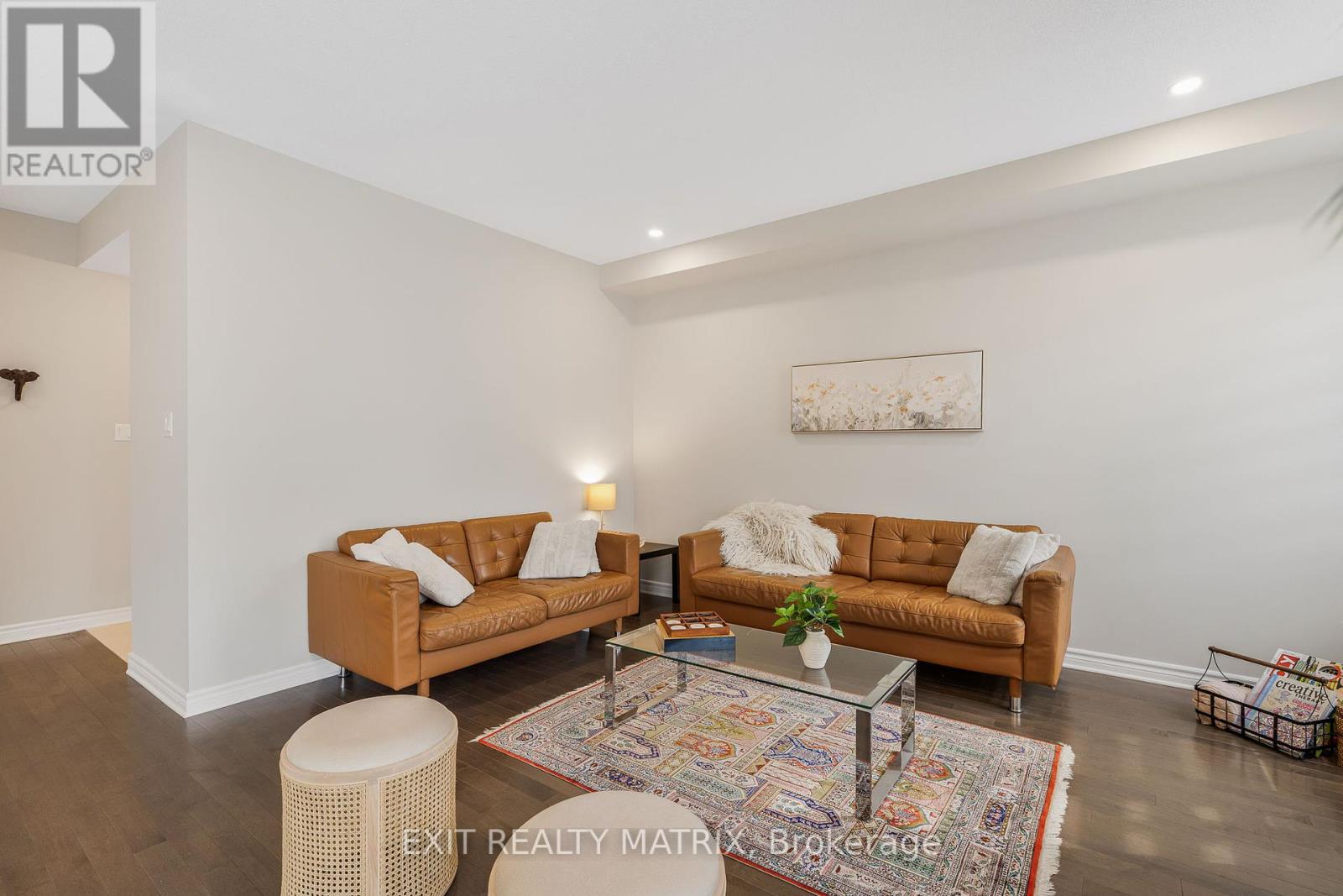 Photo 11 of 682 Decoeur Drive, Ottawa ON
