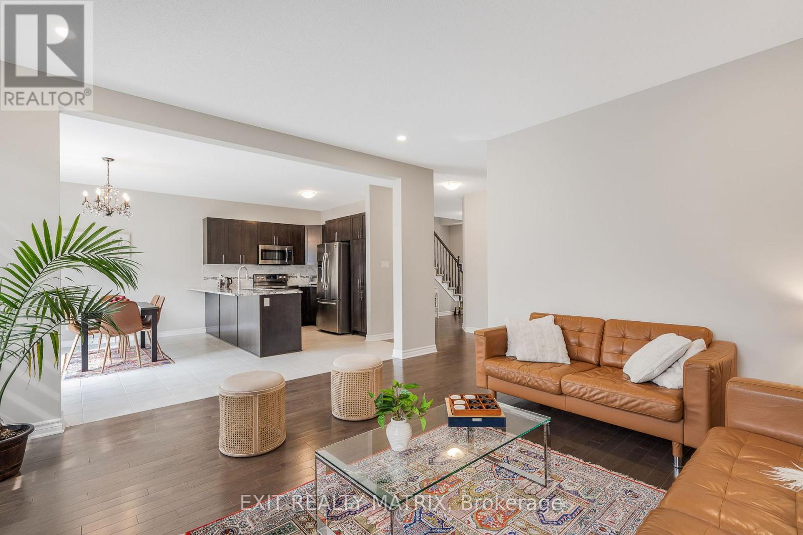 Photo 12 of 682 Decoeur Drive, Ottawa ON