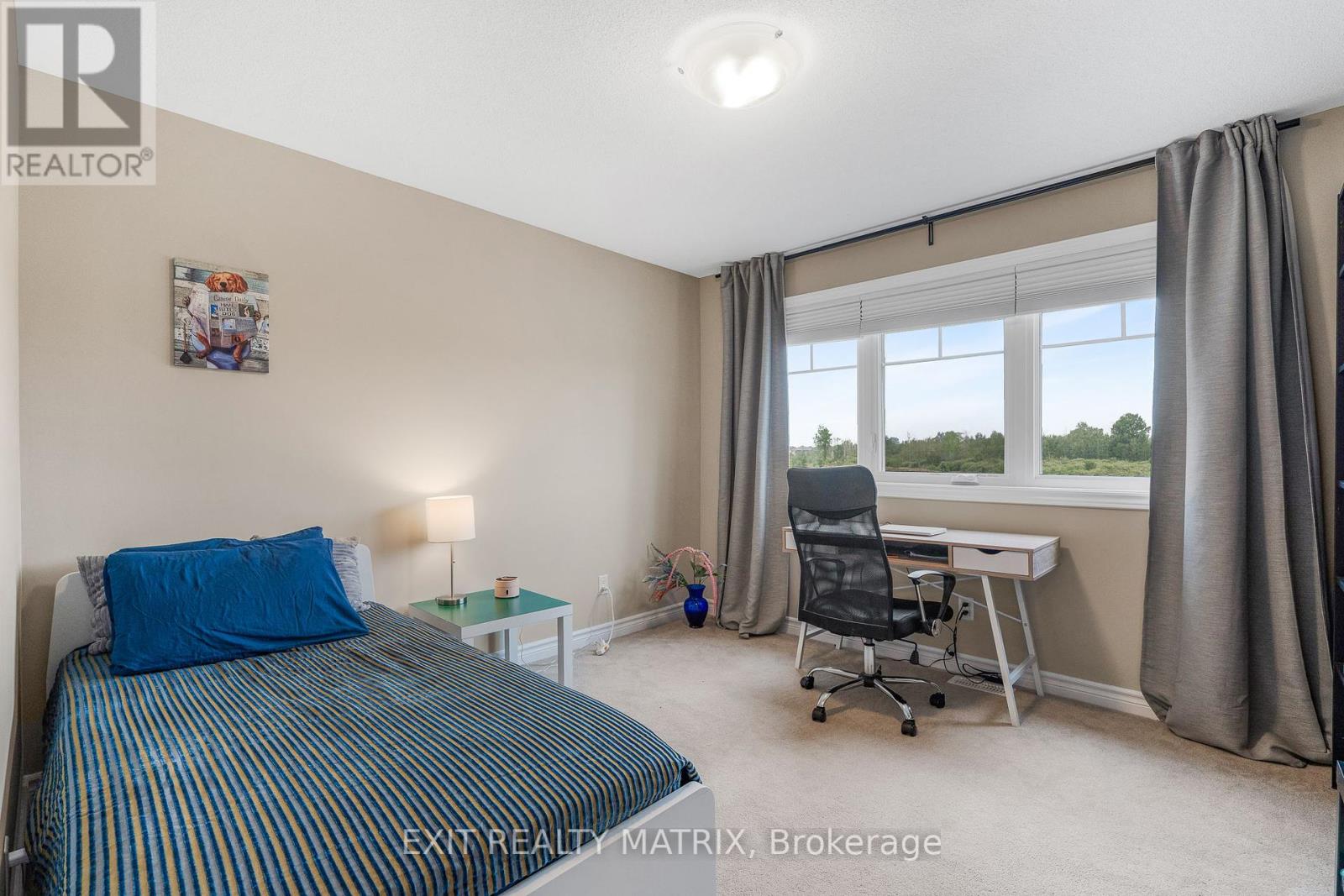 Photo 15 of 682 Decoeur Drive, Ottawa ON