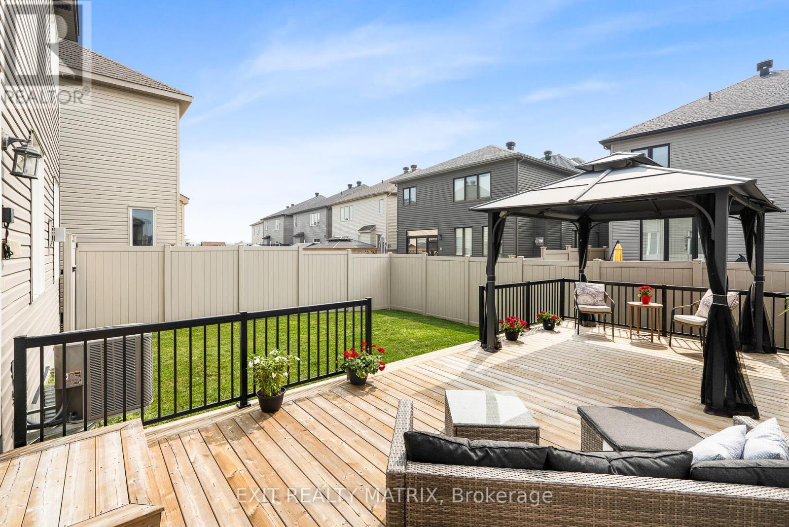 Photo 27 of 682 Decoeur Drive, Ottawa ON