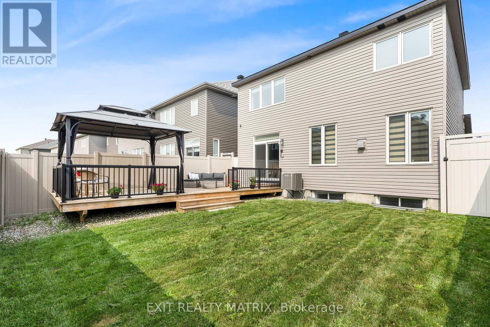 Photo 28 of 682 Decoeur Drive, Ottawa ON