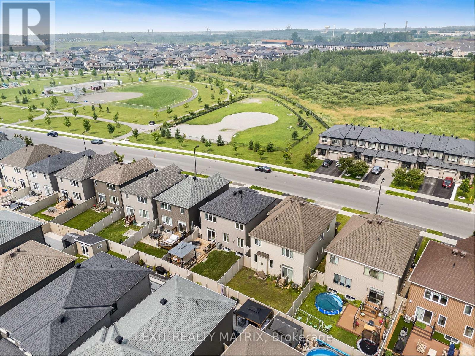Photo 31 of 682 Decoeur Drive, Ottawa ON