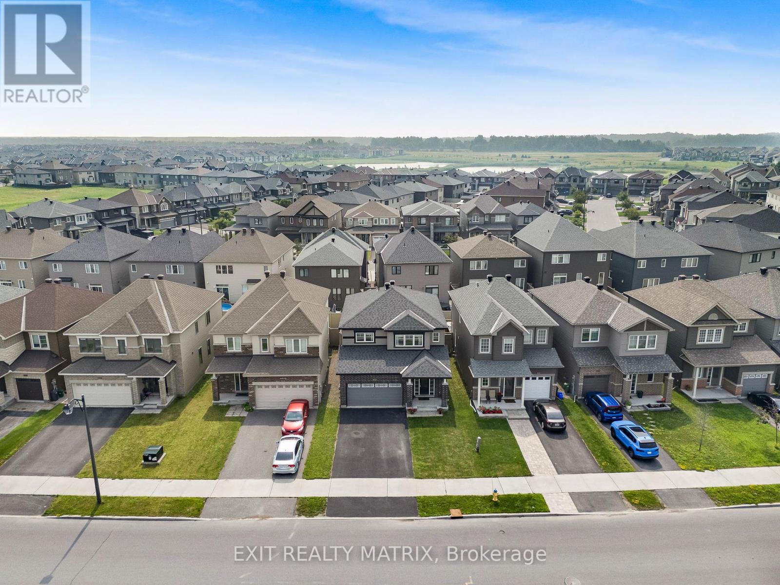 Photo 32 of 682 Decoeur Drive, Ottawa ON