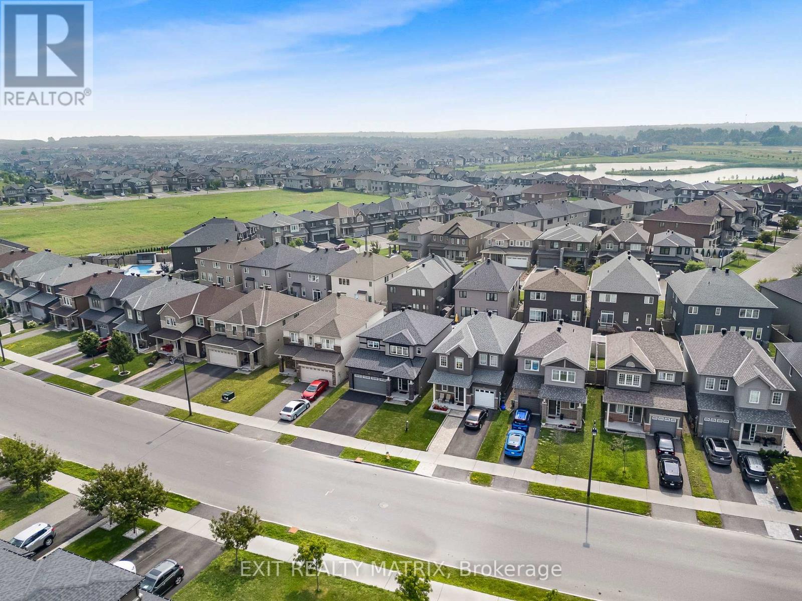 Photo 33 of 682 Decoeur Drive, Ottawa ON