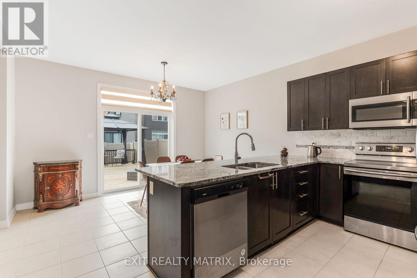 Photo 6 of 682 Decoeur Drive, Ottawa ON