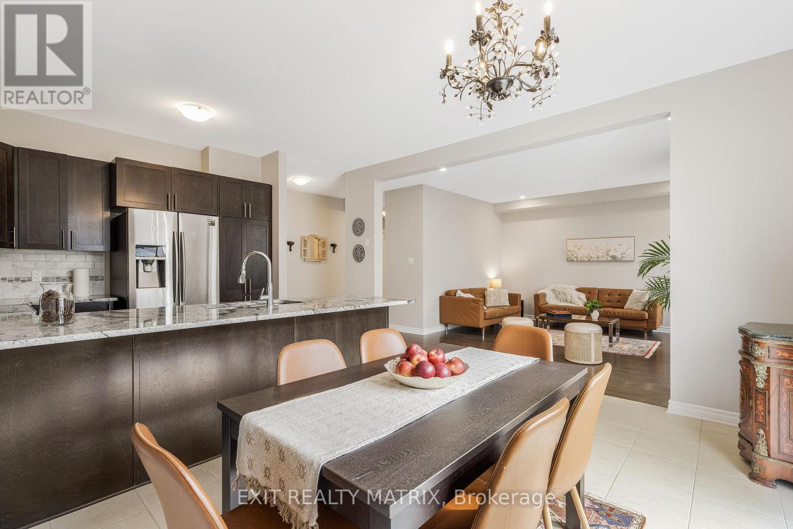 Photo 8 of 682 Decoeur Drive, Ottawa ON