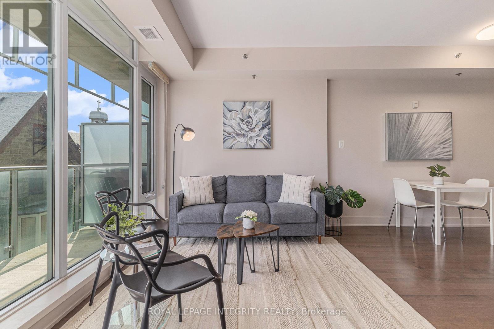 Photo 10 of 304 98 Richmond Road, Ottawa ON