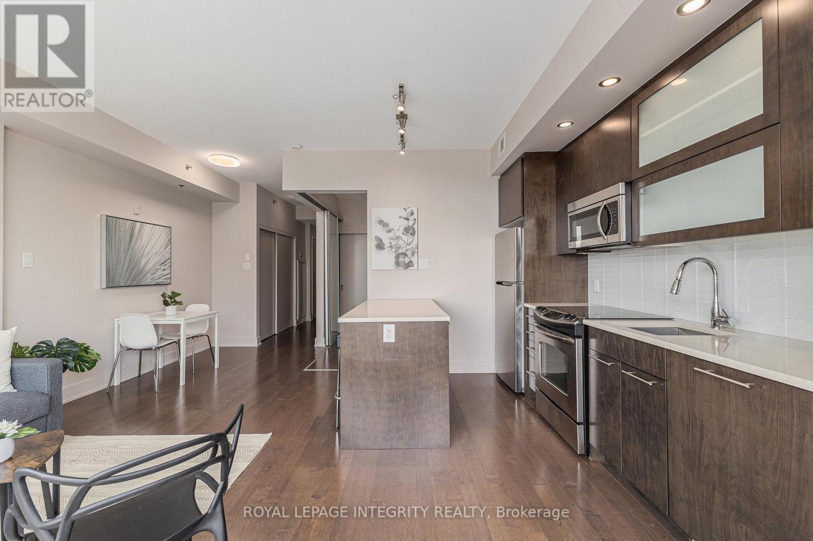 Photo 12 of 304 98 Richmond Road, Ottawa ON