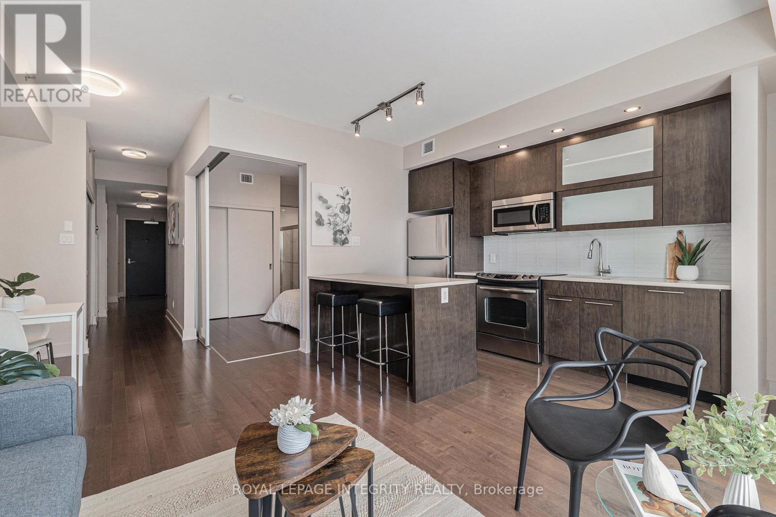 Photo 13 of 304 98 Richmond Road, Ottawa ON