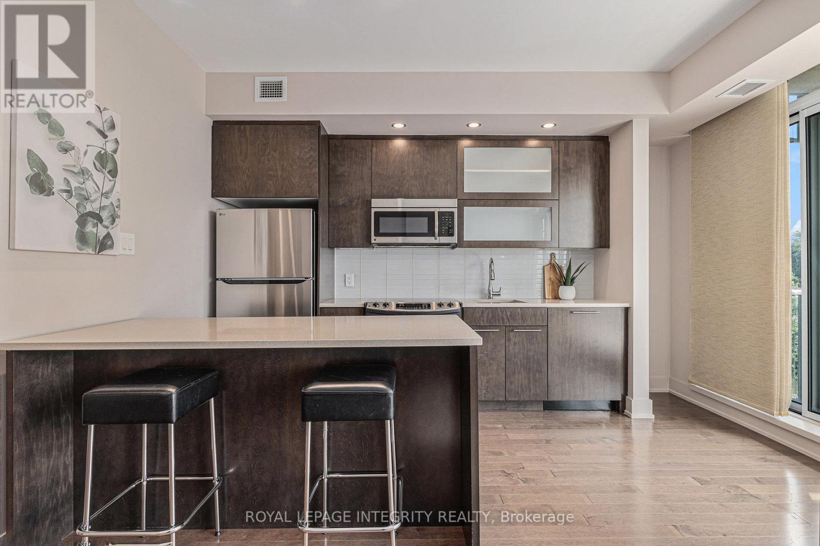 Photo 15 of 304 98 Richmond Road, Ottawa ON