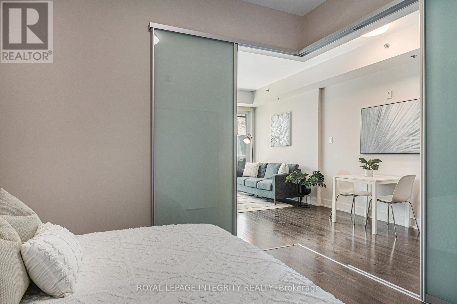 Photo 19 of 304 98 Richmond Road, Ottawa ON