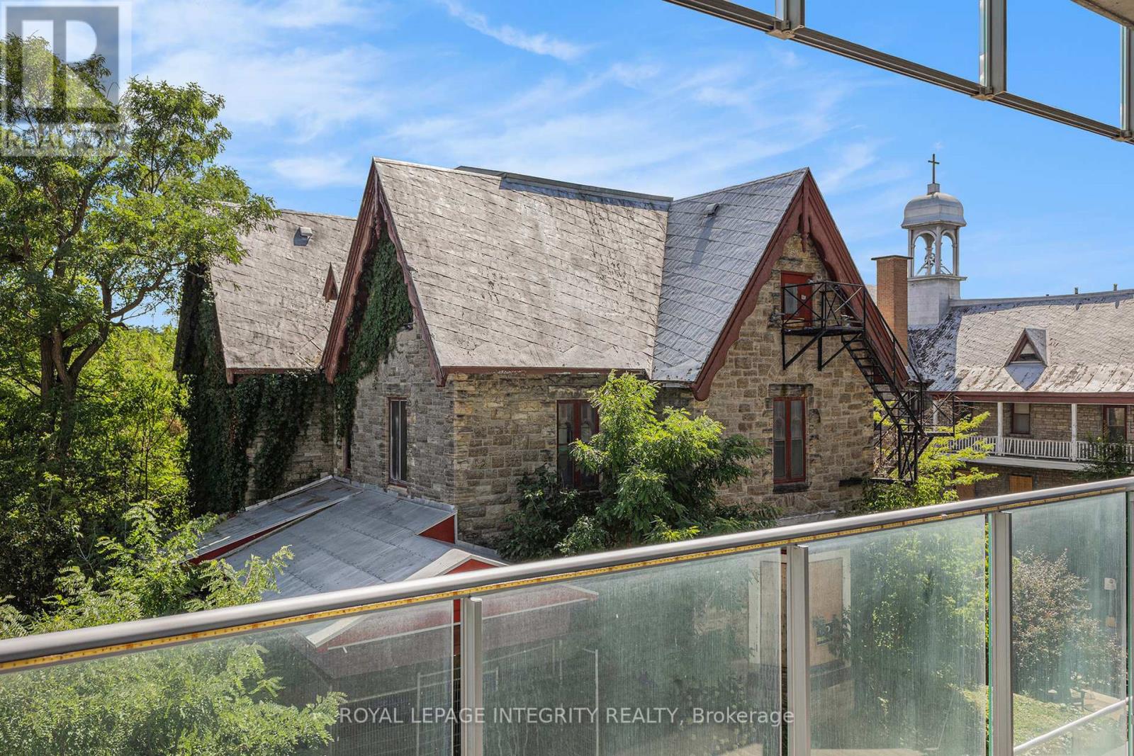 Photo 22 of 304 98 Richmond Road, Ottawa ON