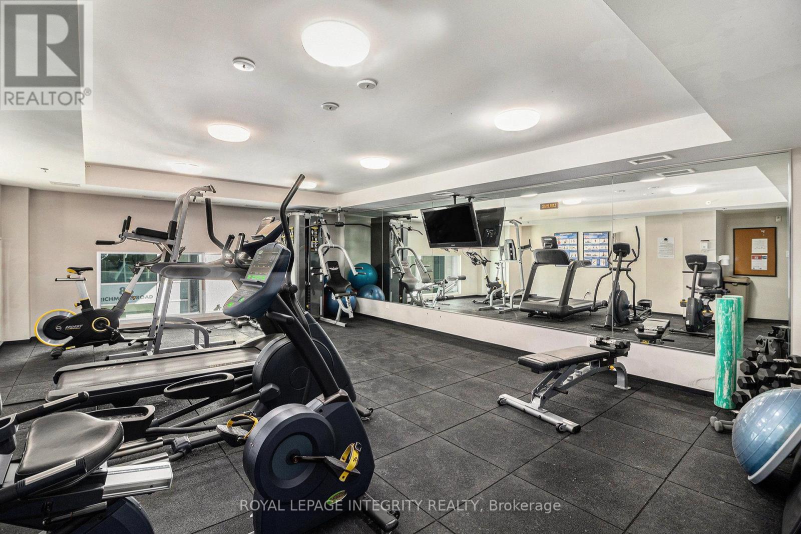 Photo 23 of 304 98 Richmond Road, Ottawa ON