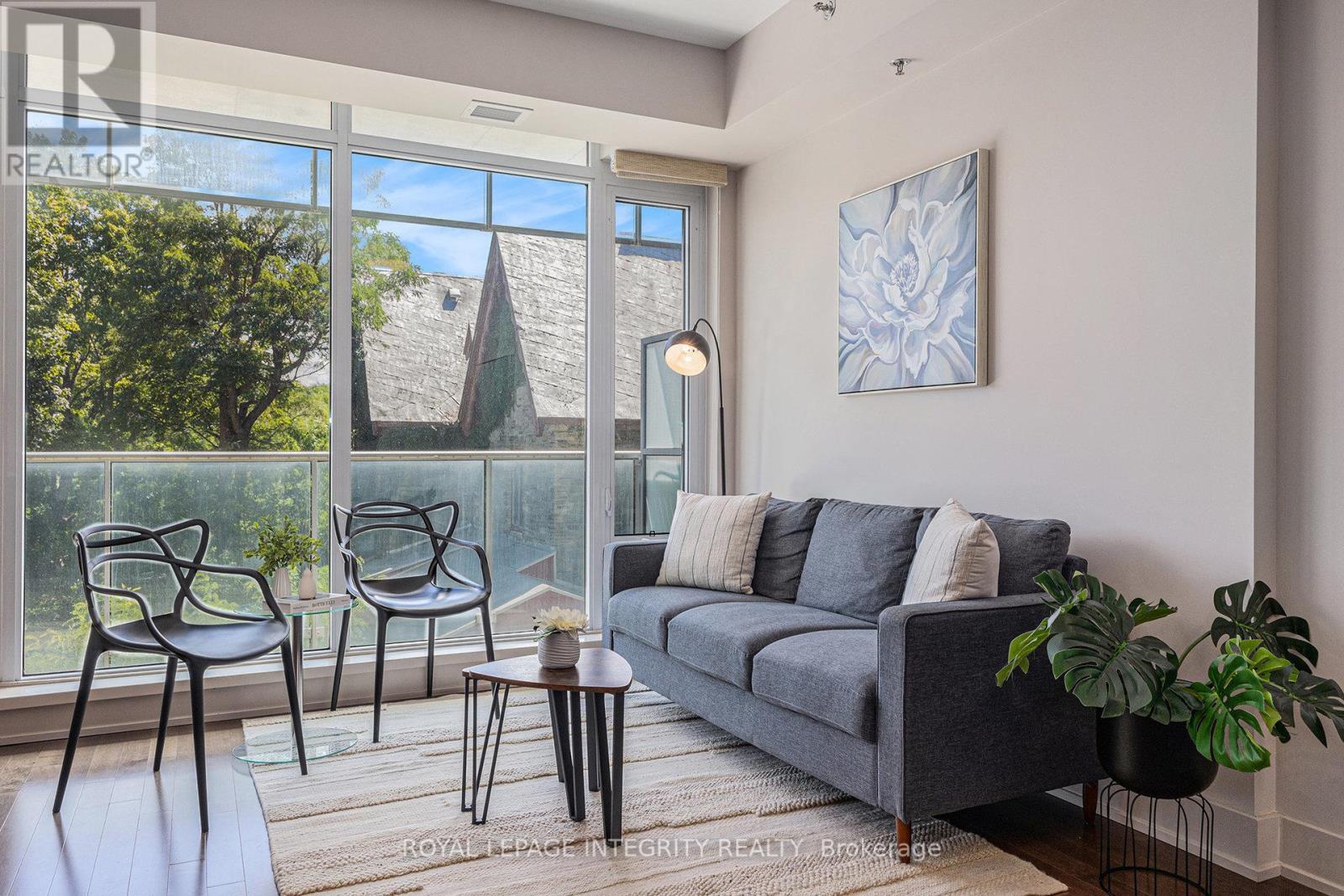 Photo 8 of 304 98 Richmond Road, Ottawa ON