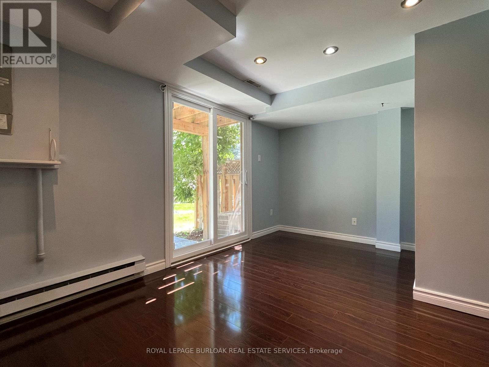 Photo 16 of 68 2272 Mowat Avenue, Oakville ON
