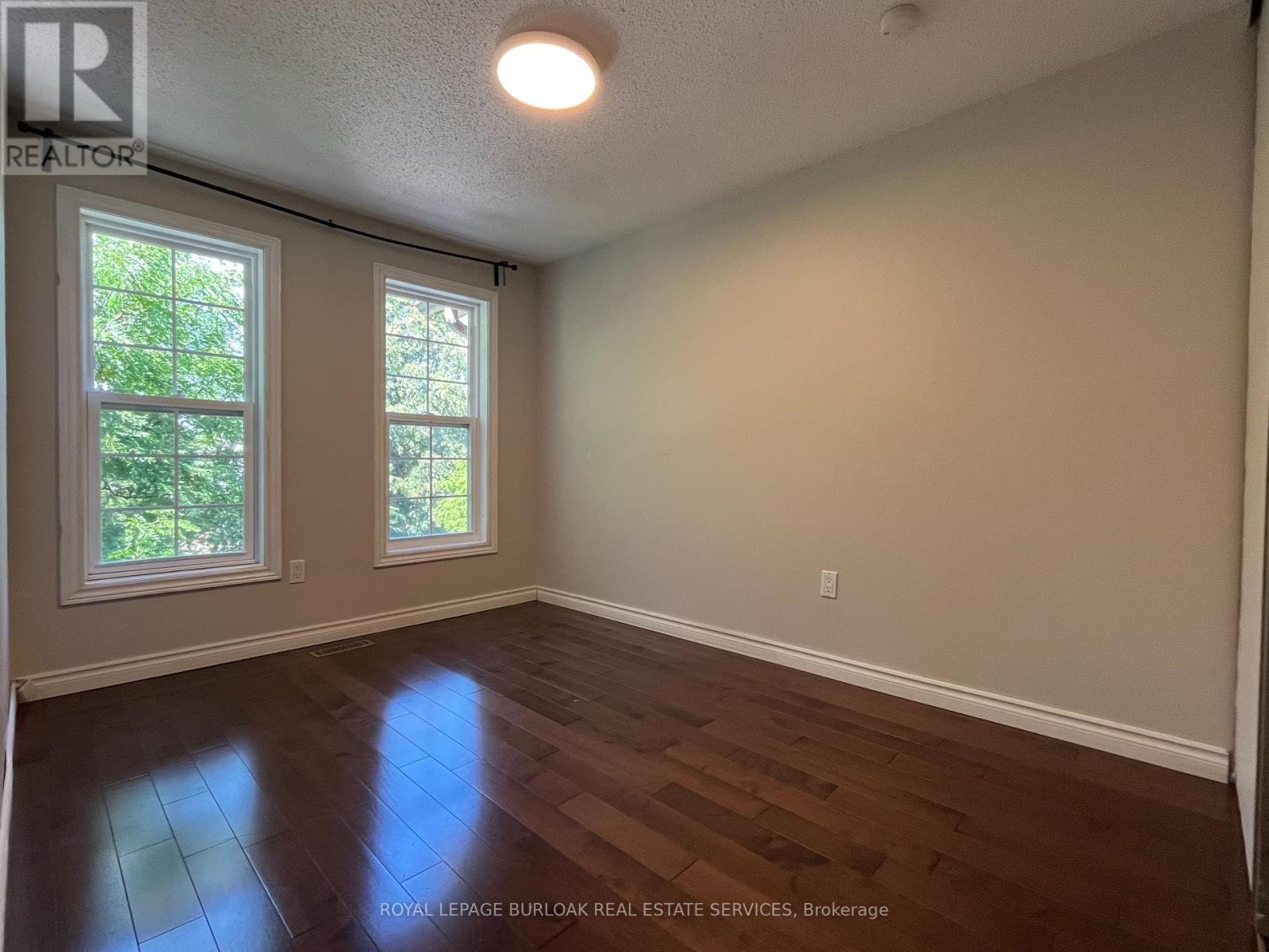 Photo 20 of 68 2272 Mowat Avenue, Oakville ON