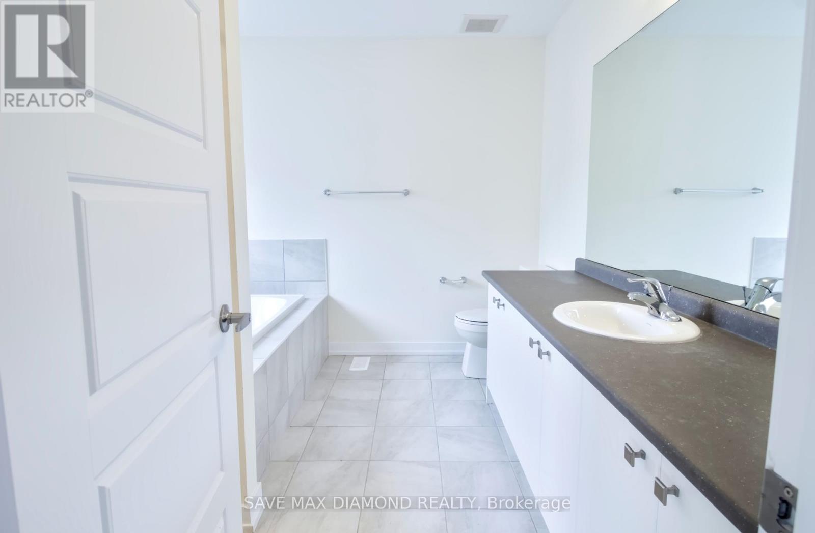 Photo 20 of 92 Monteith Drive, Brantford ON
