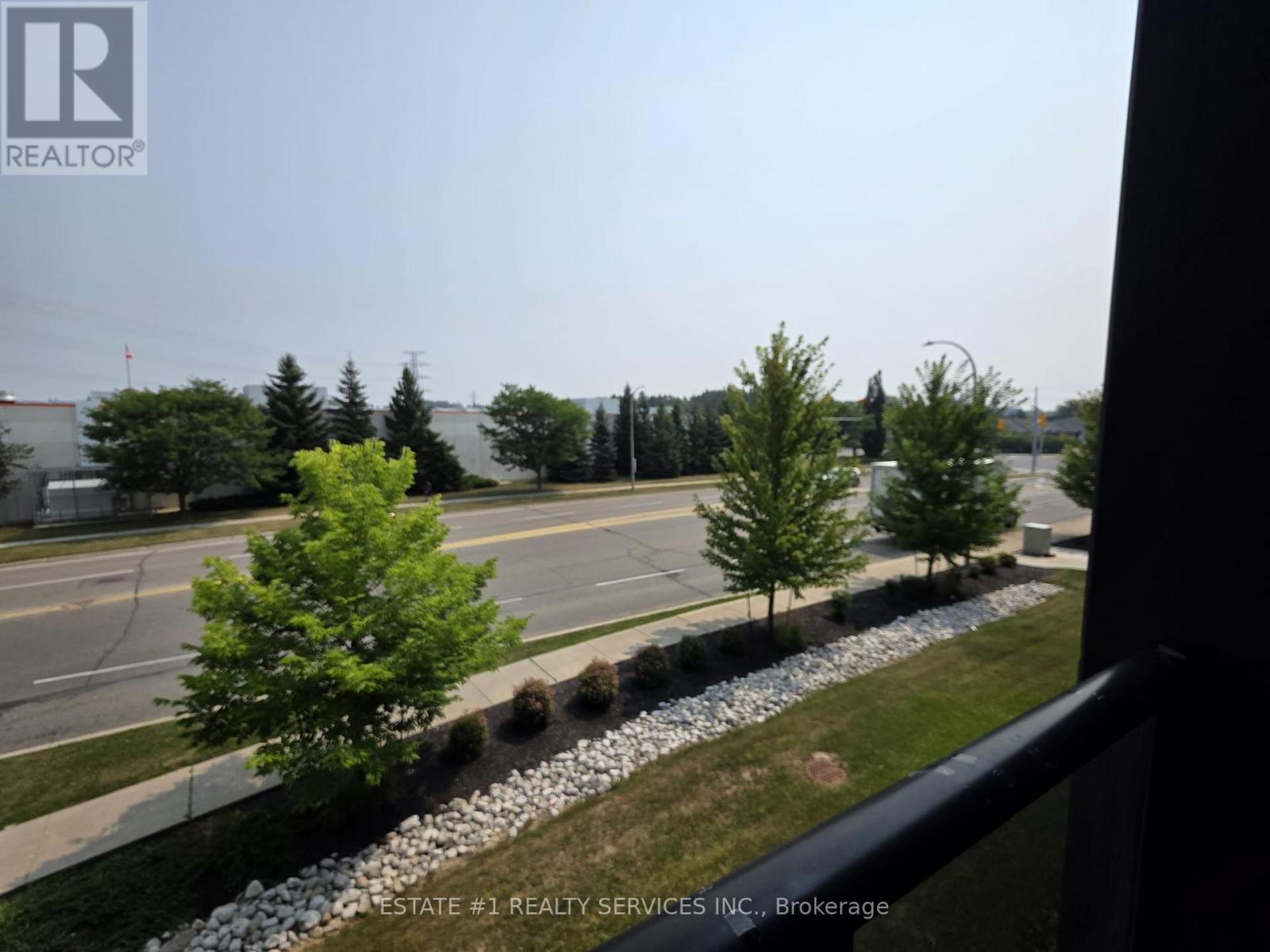 Photo 5 of 203 5 Wake Robin Drive, Kitchener ON