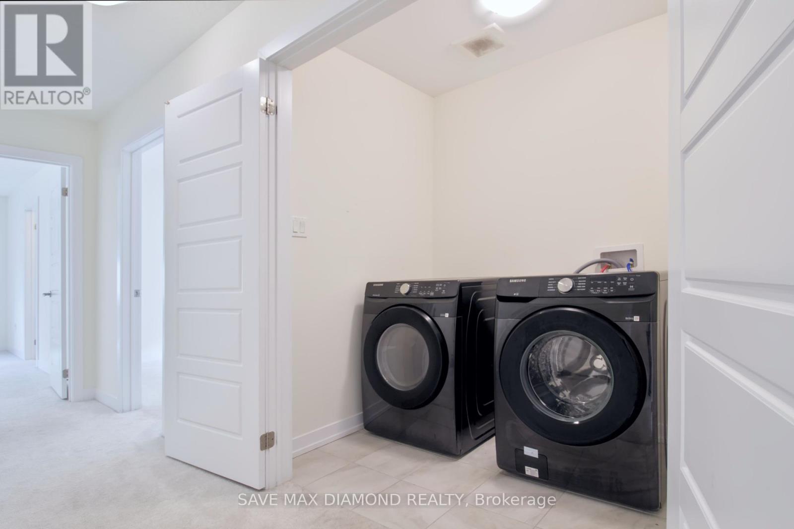 Photo 17 of 92 Monteith Drive, Brantford ON