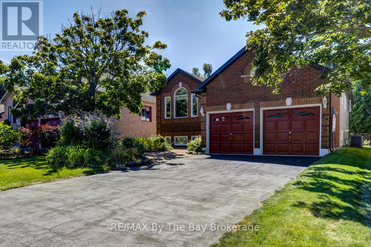 Photo 1 of 26 Timberland Crescent, Wasaga Beach ON