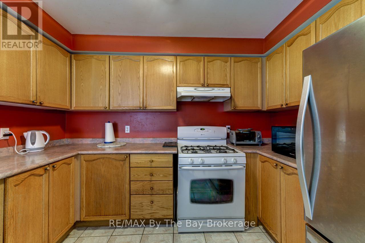 Photo 16 of 26 Timberland Crescent, Wasaga Beach ON