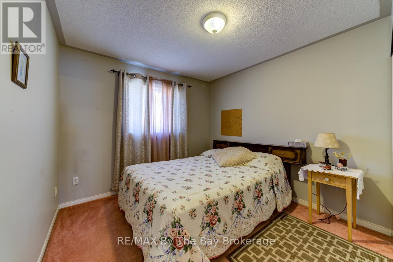 Photo 20 of 26 Timberland Crescent, Wasaga Beach ON