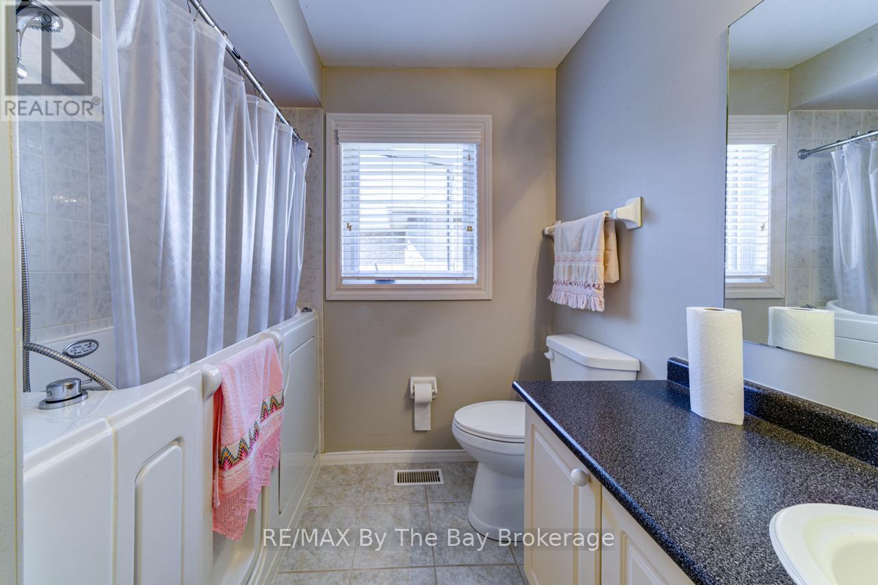 Photo 23 of 26 Timberland Crescent, Wasaga Beach ON