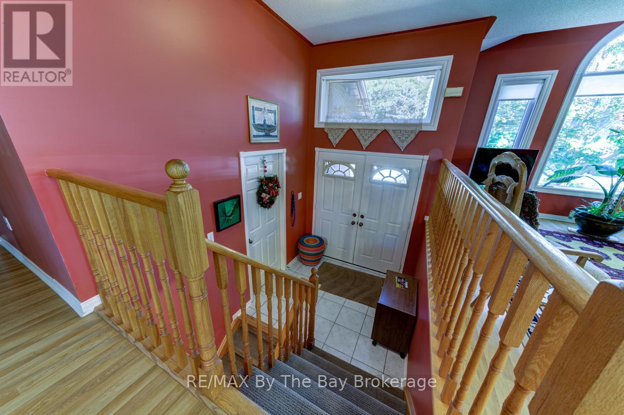 Photo 4 of 26 Timberland Crescent, Wasaga Beach ON