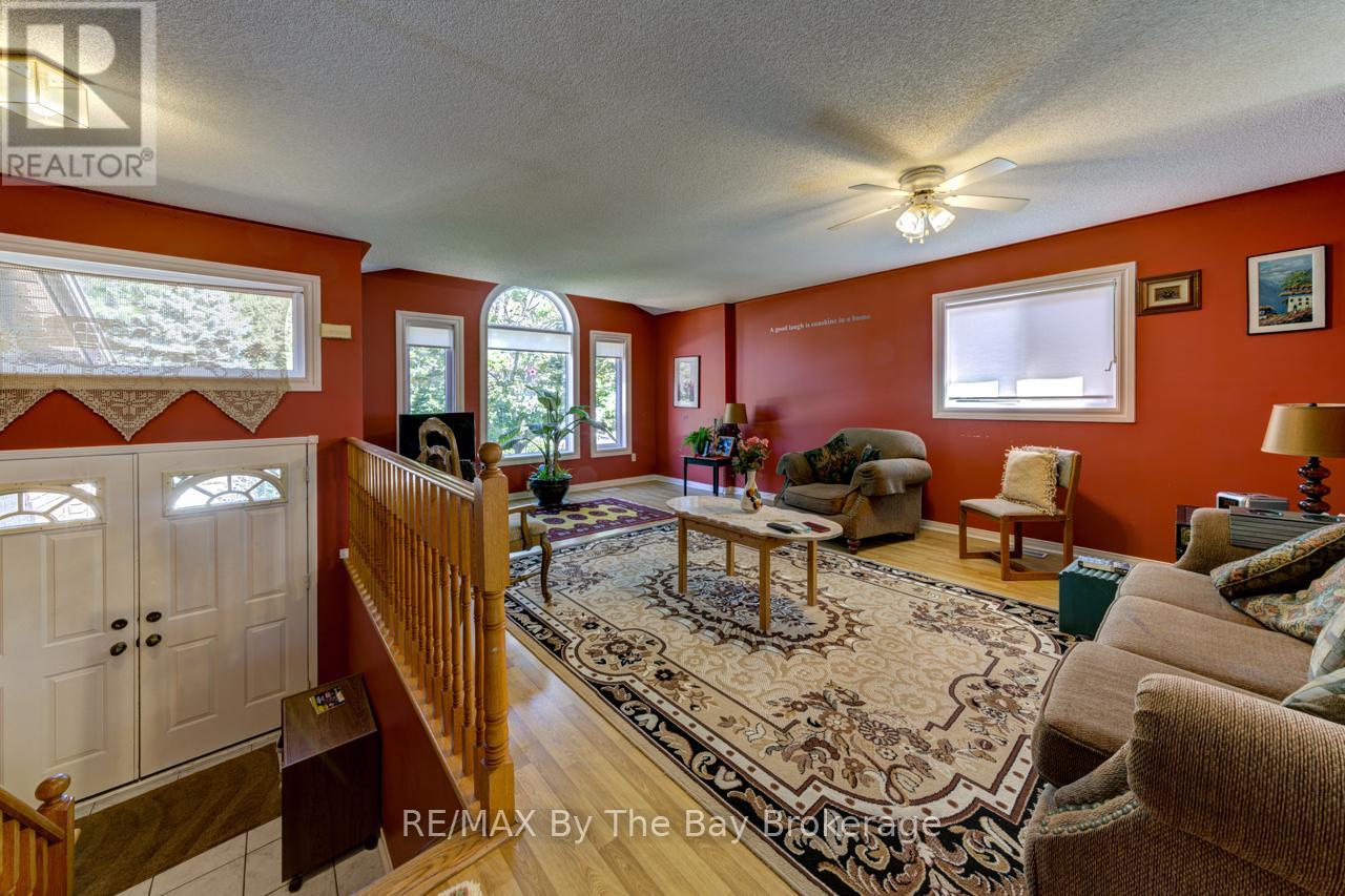 Photo 5 of 26 Timberland Crescent, Wasaga Beach ON