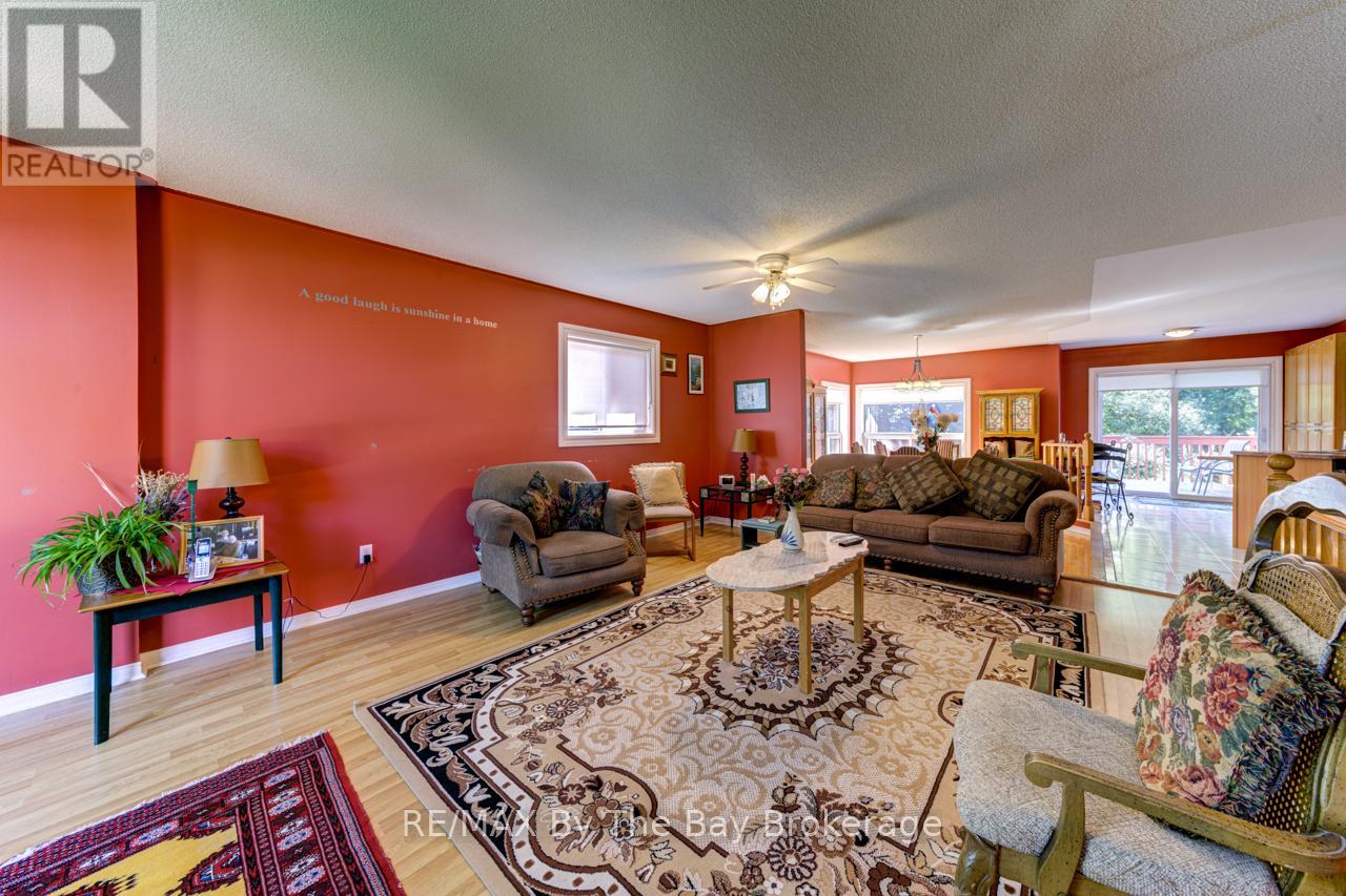 Photo 9 of 26 Timberland Crescent, Wasaga Beach ON