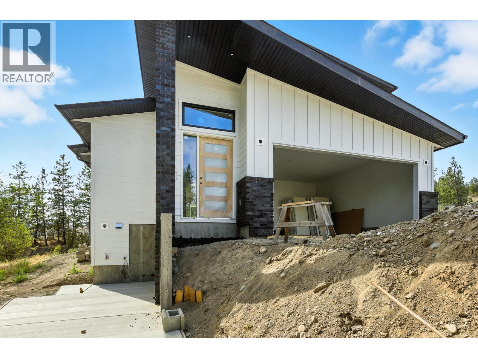  2208 Surrey Road, West Kelowna