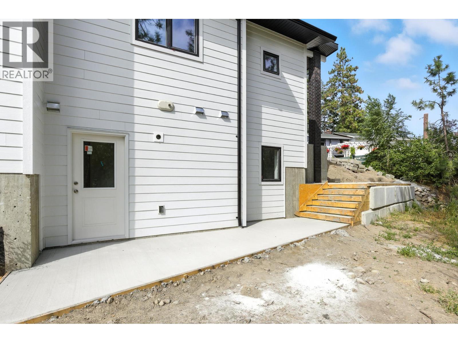  2208 Surrey Road, West Kelowna