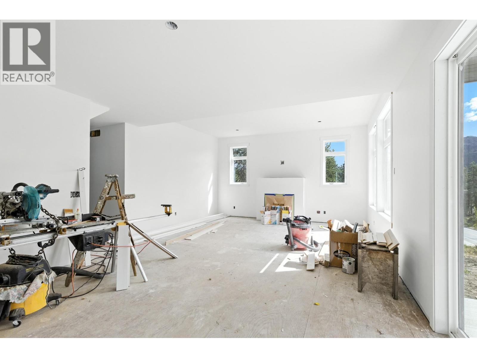  2208 Surrey Road, West Kelowna