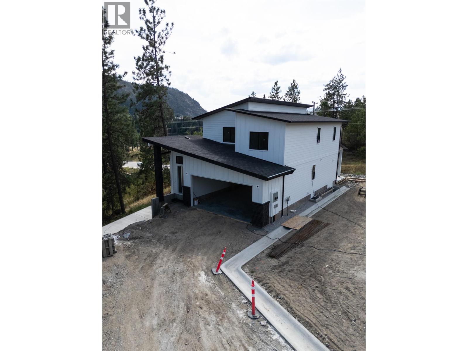  2208 Surrey Road, West Kelowna