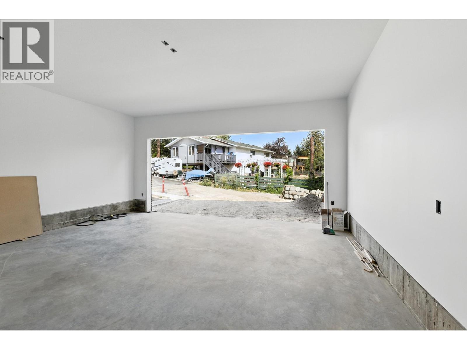  2208 Surrey Road, West Kelowna