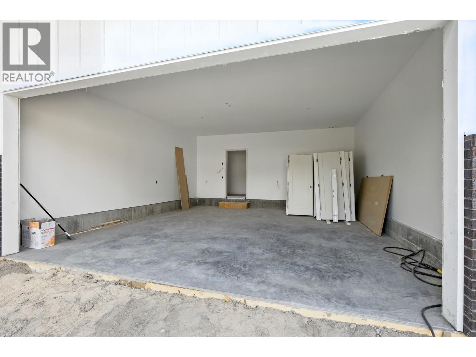  2208 Surrey Road, West Kelowna