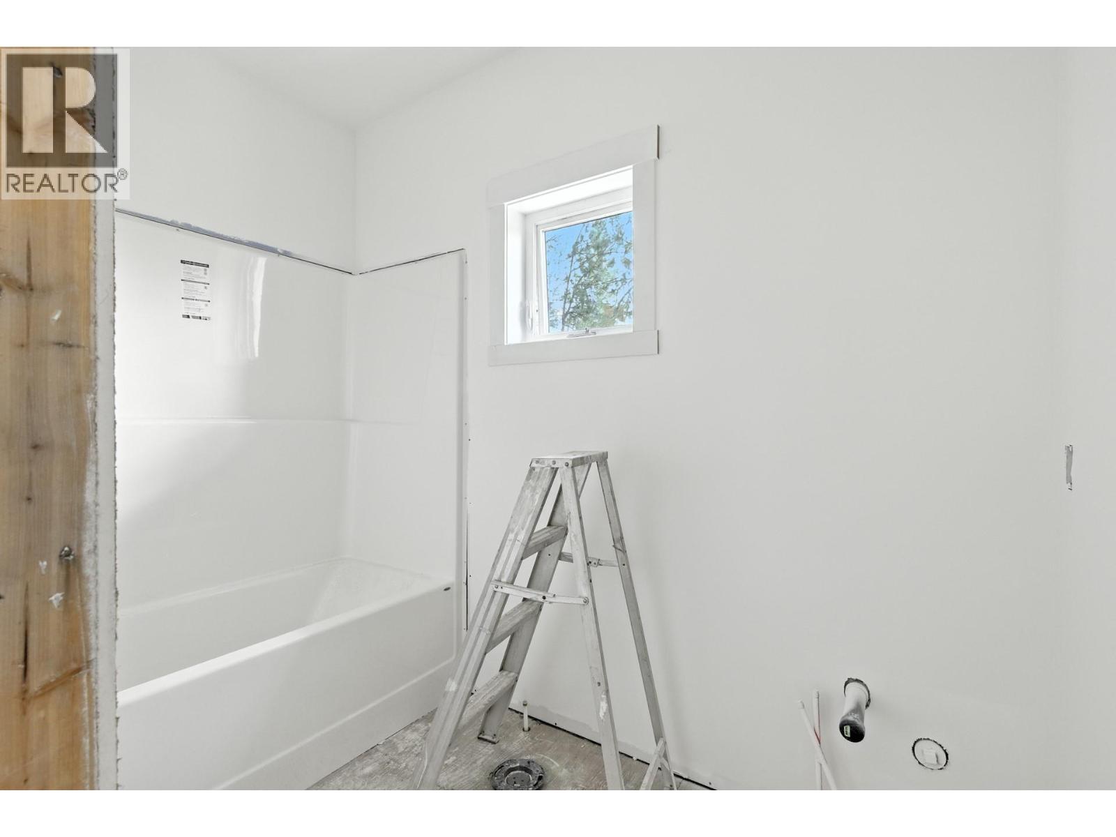  2208 Surrey Road, West Kelowna