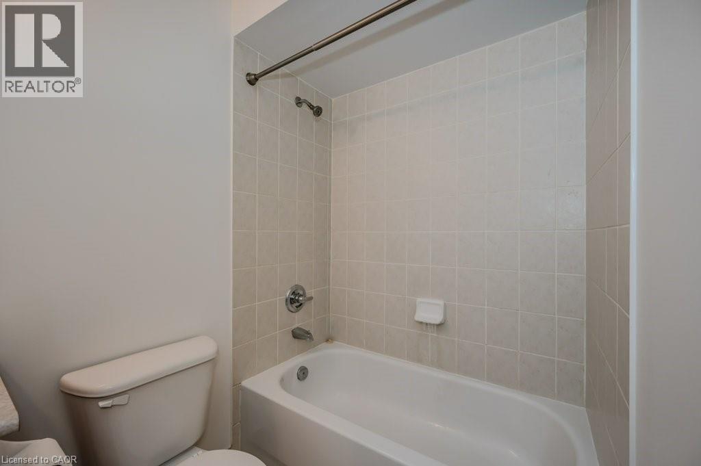 Photo 24 of 233 Duskywing Way Unit 30, Oakville ON