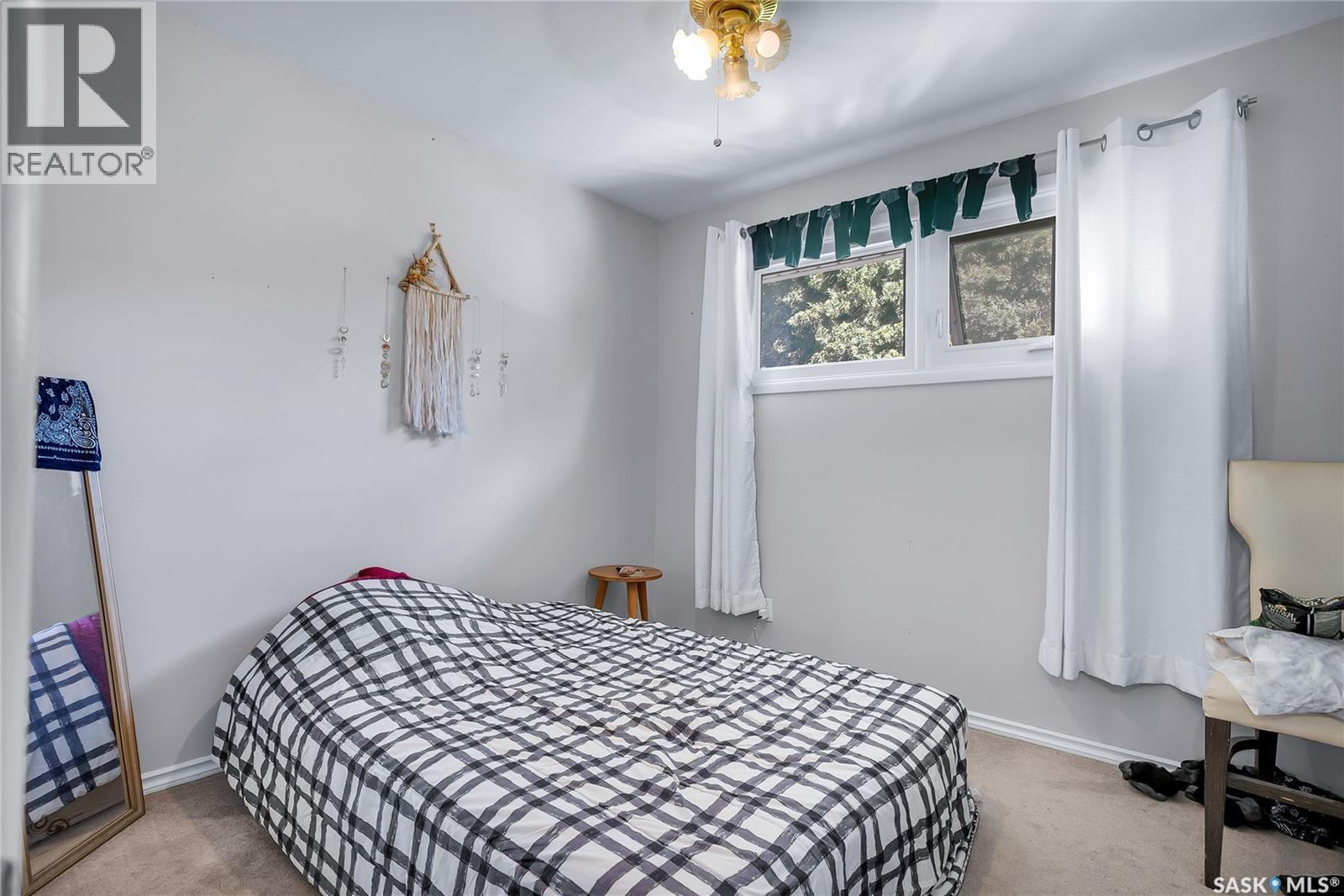 Photo 13 of 1316 J Avenue N, Saskatoon SK
