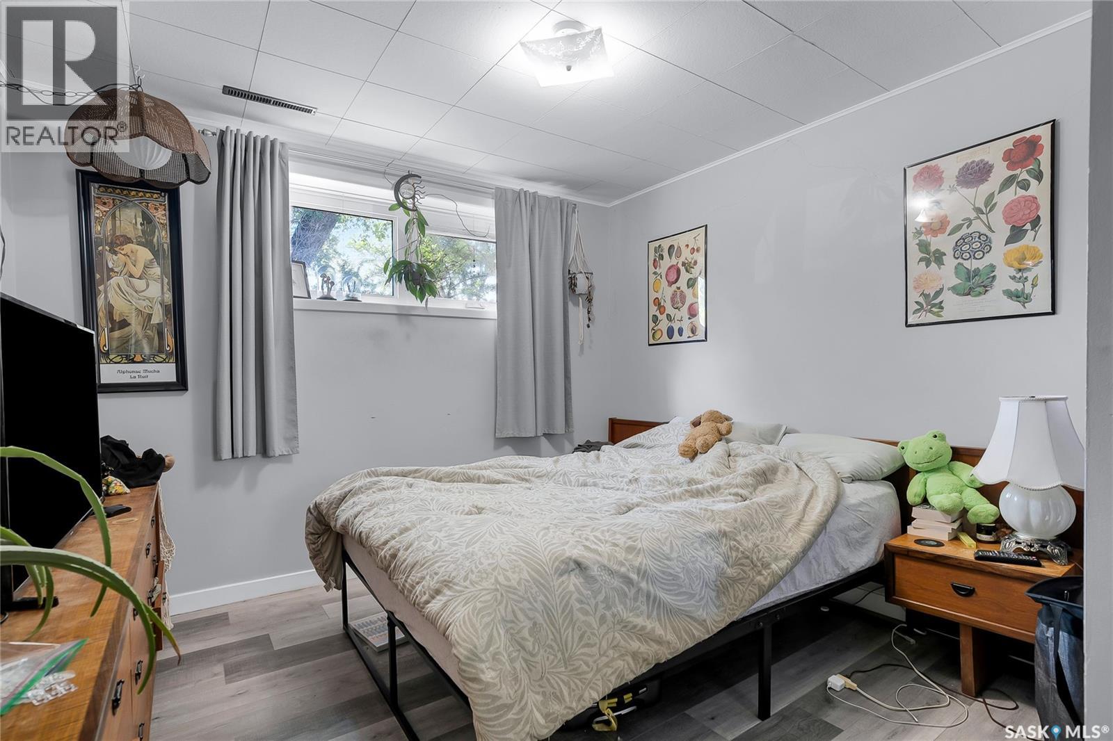 Photo 6 of 1316 J Avenue N, Saskatoon SK