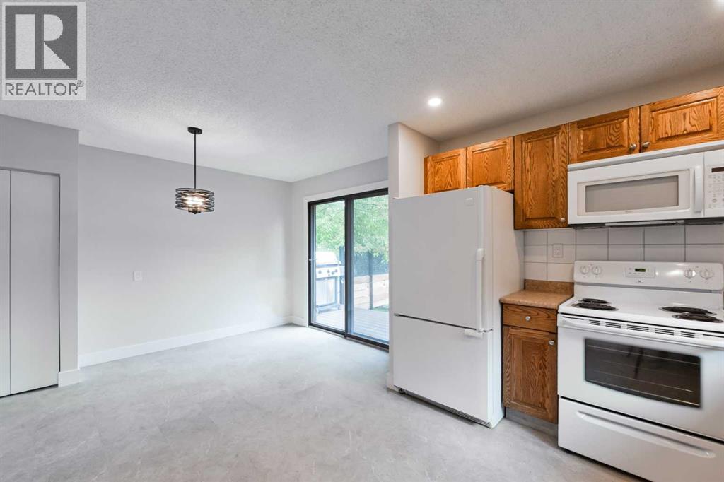 Photo 11 of 9916 5 Street Se, Calgary AB
