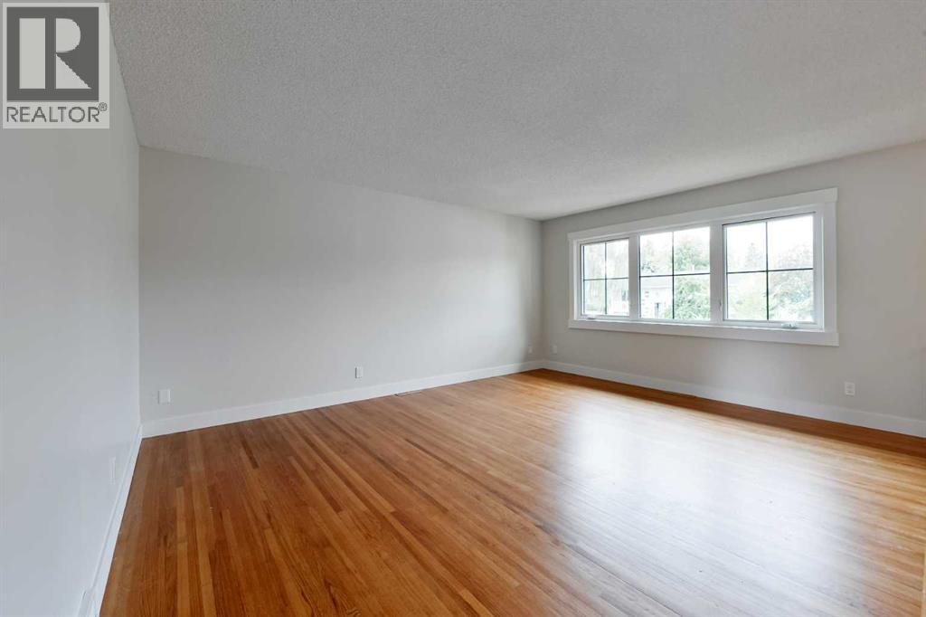 Photo 4 of 9916 5 Street Se, Calgary AB