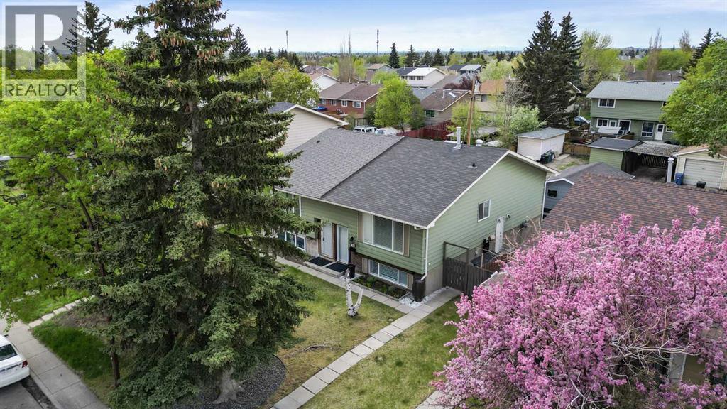 7807 21A Street SE, Calgary, Alberta