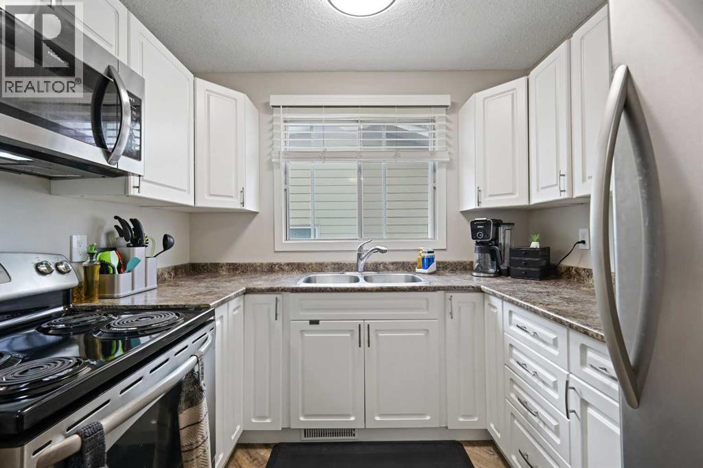 Single Family House Bi-level for Sale in  A Street SE Ogden Calgary 